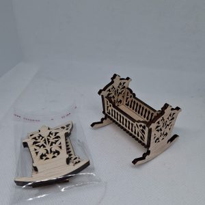 1:12 schaal houten wiegje