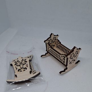 1:12 schaal houten wiegje